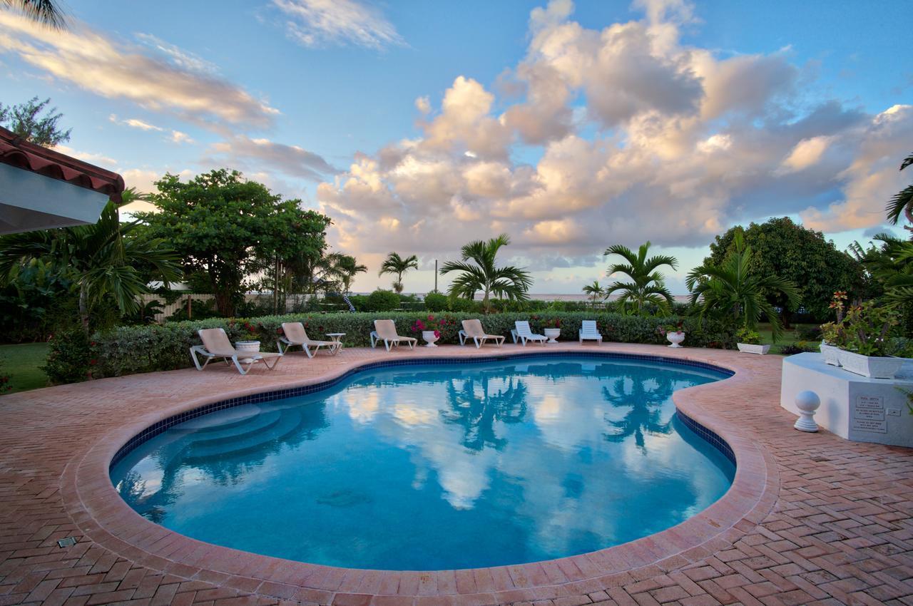 Sunspot Villa Runaway Bay Exterior photo