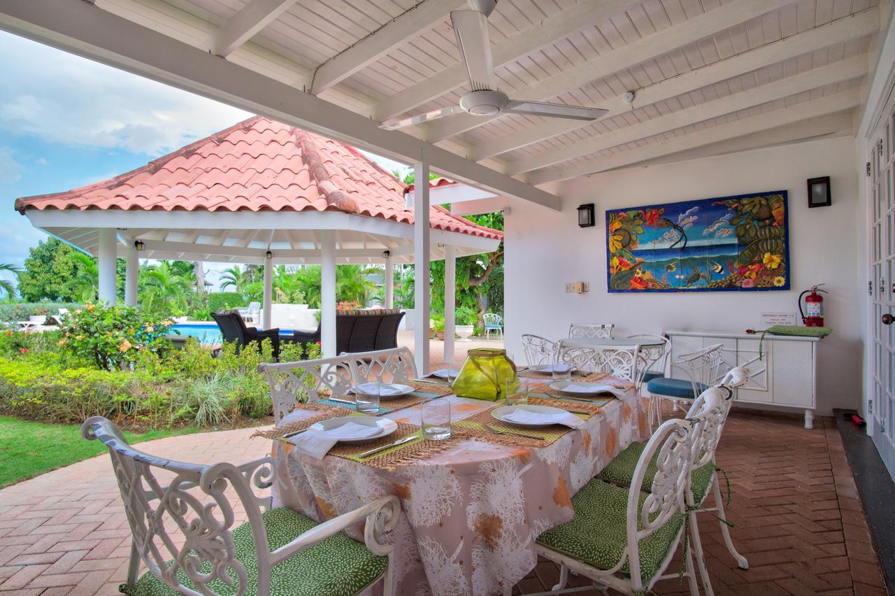 Sunspot Villa Runaway Bay Exterior photo