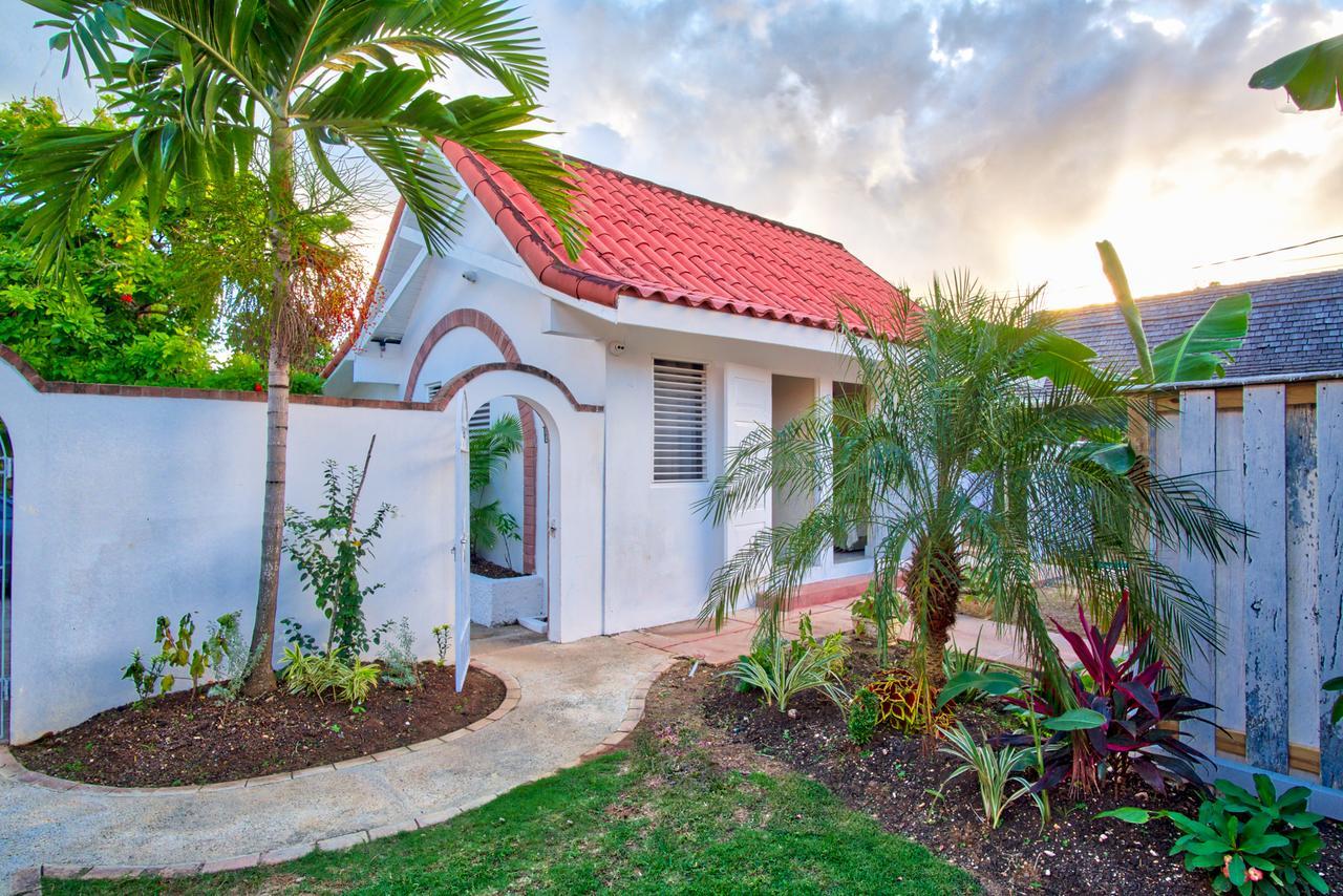 Sunspot Villa Runaway Bay Exterior photo