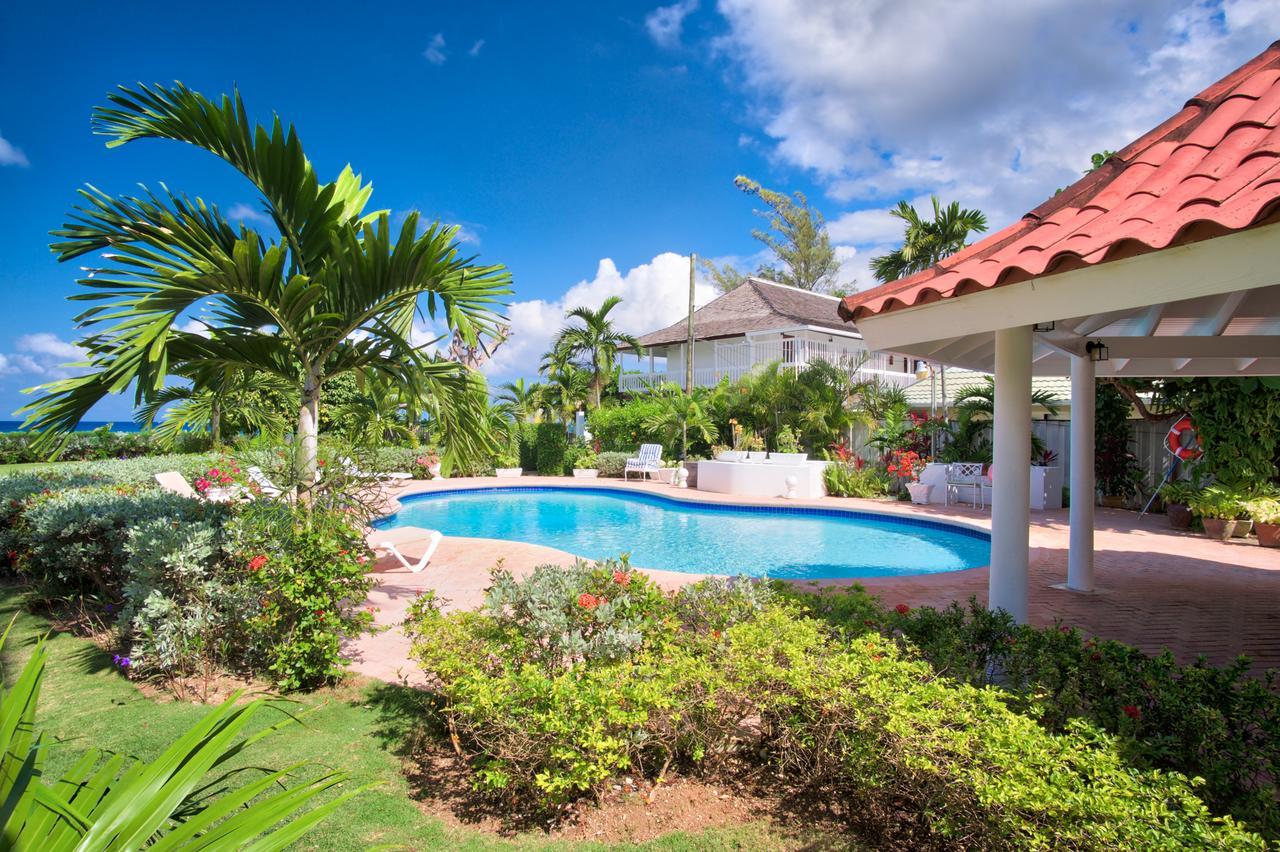 Sunspot Villa Runaway Bay Exterior photo