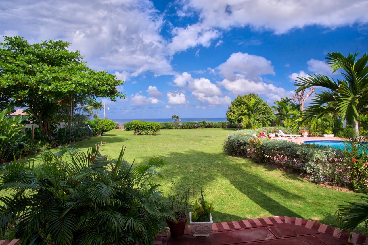 Sunspot Villa Runaway Bay Exterior photo