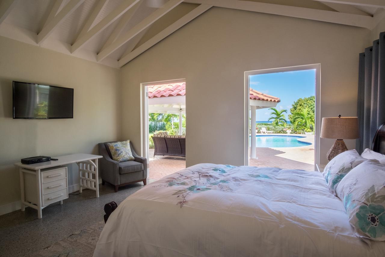 Sunspot Villa Runaway Bay Exterior photo