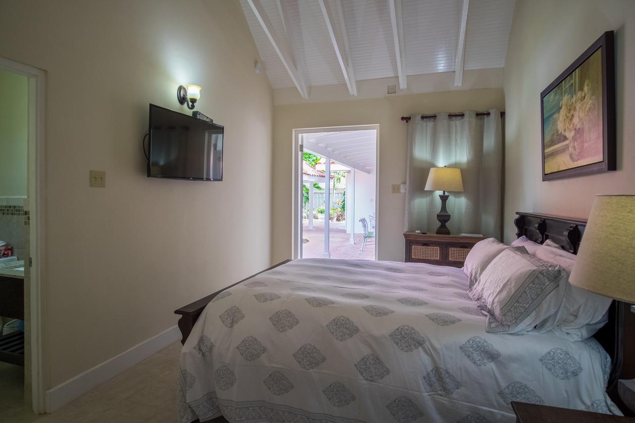 Sunspot Villa Runaway Bay Exterior photo