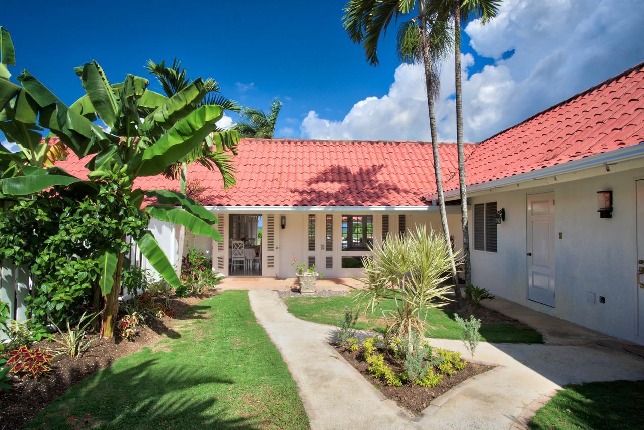 Sunspot Villa Runaway Bay Exterior photo