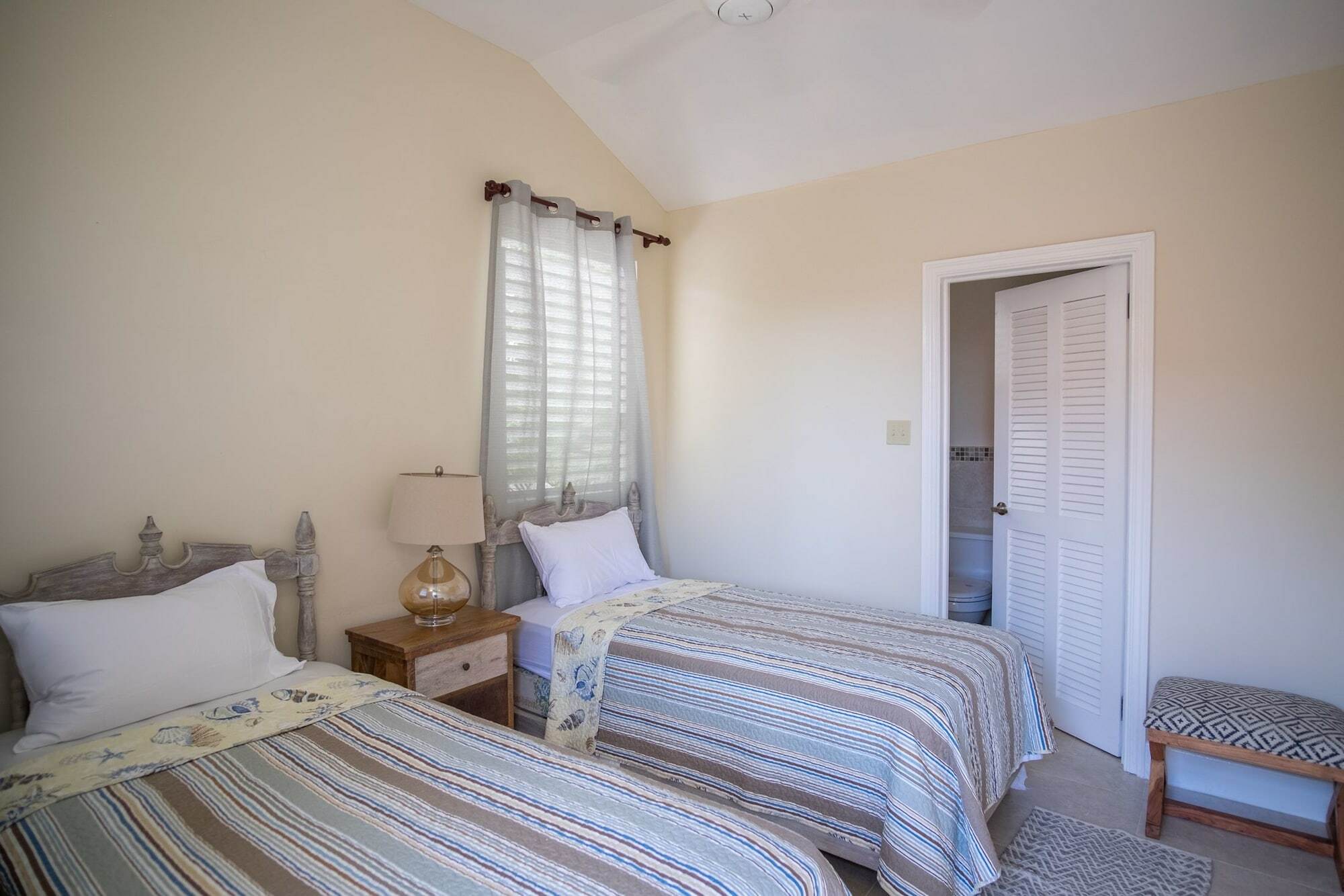 Sunspot Villa Runaway Bay Exterior photo